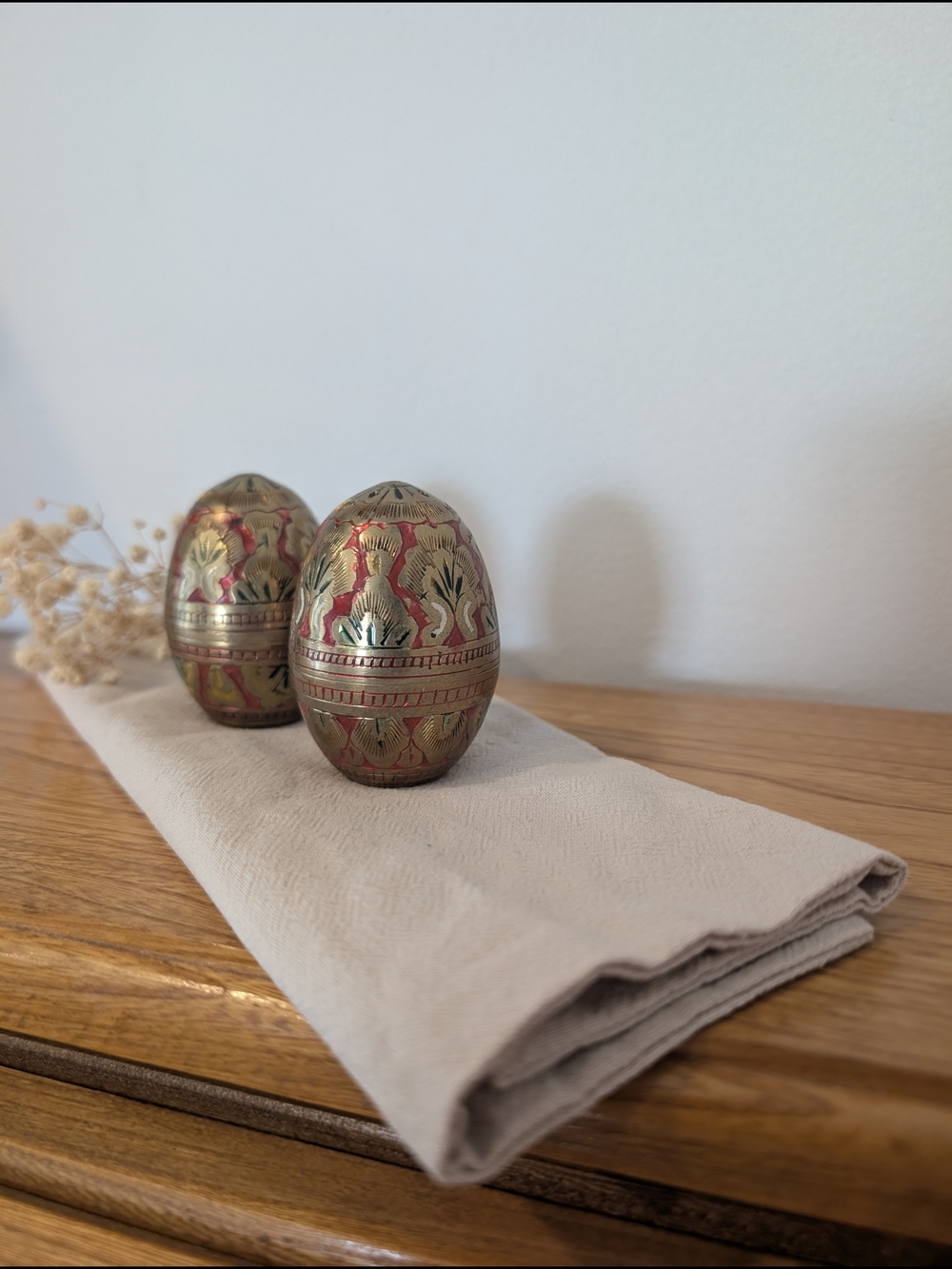 Vintage Brass Egg Salt and Pepper Shakers Red Enamel Cloisonne India - Picture 4 of 13